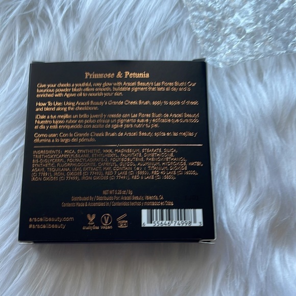 NIB Araceli Las Flores Blushes - Picture 5 of 5